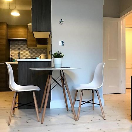 Relax In Style In Edinburghs Buzzing West End Apartment Exterior photo