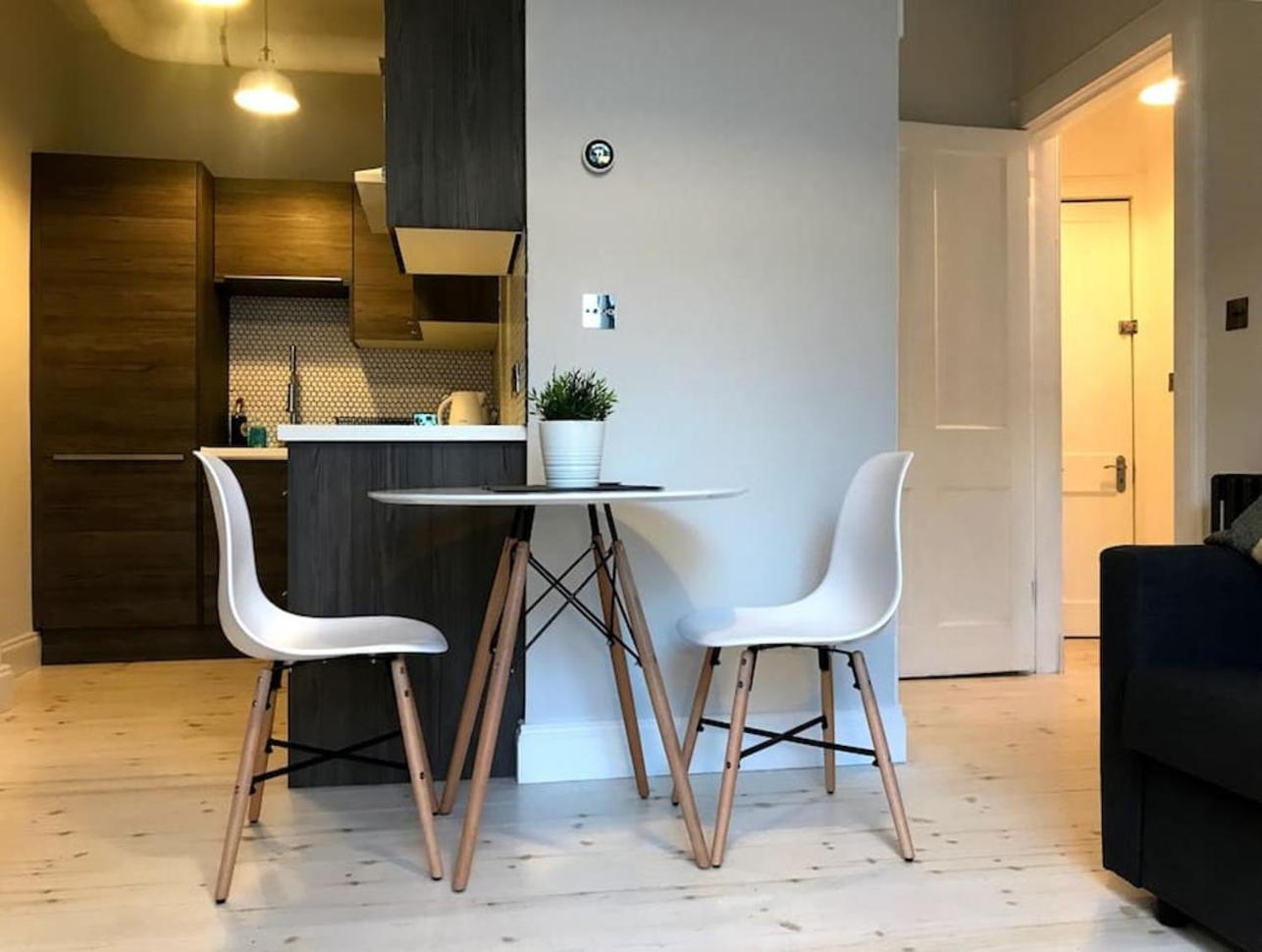 Relax In Style In Edinburghs Buzzing West End Apartment Exterior photo